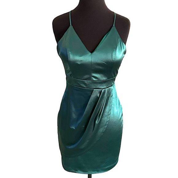 Shiny Emerald Green Mini Dress Size Small - Picture 2 of 8
